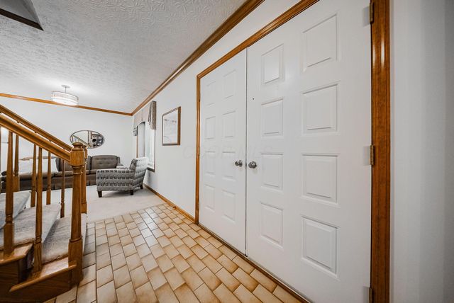 1619 Tuscarora Drive, Grove City, OH 43123