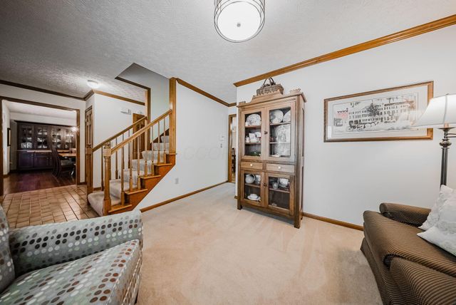 1619 Tuscarora Drive, Grove City, OH 43123