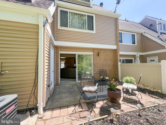 1052 PENDLETON CT, Voorhees, NJ 08043