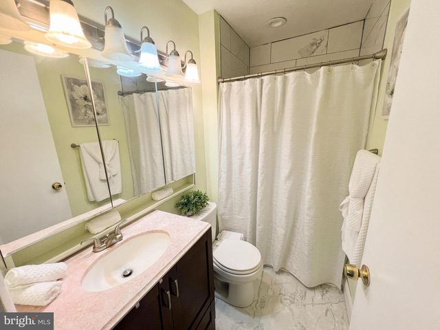 1052 PENDLETON CT, Voorhees, NJ 08043