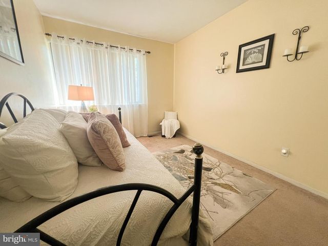 1052 PENDLETON CT, Voorhees, NJ 08043