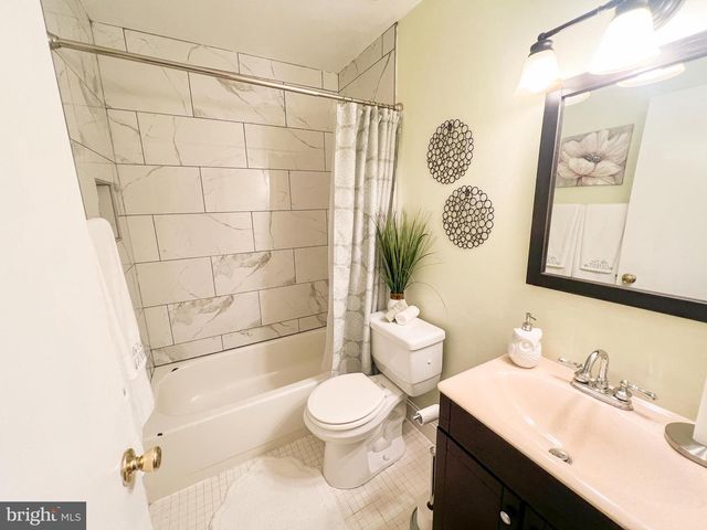 1052 PENDLETON CT, Voorhees, NJ 08043