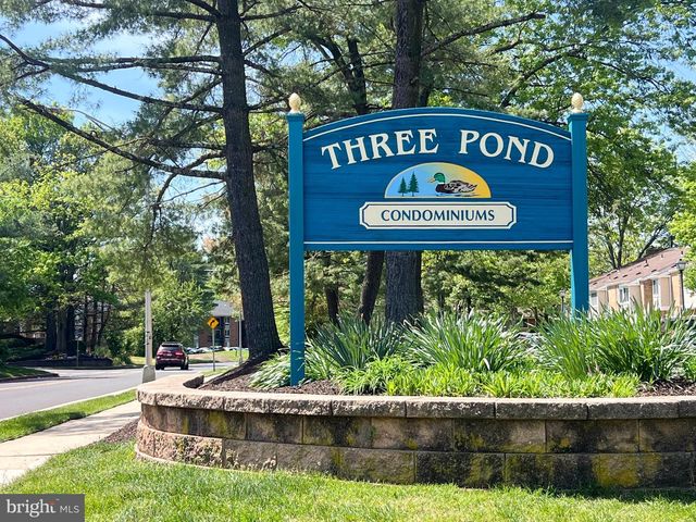 1052 PENDLETON CT, Voorhees, NJ 08043