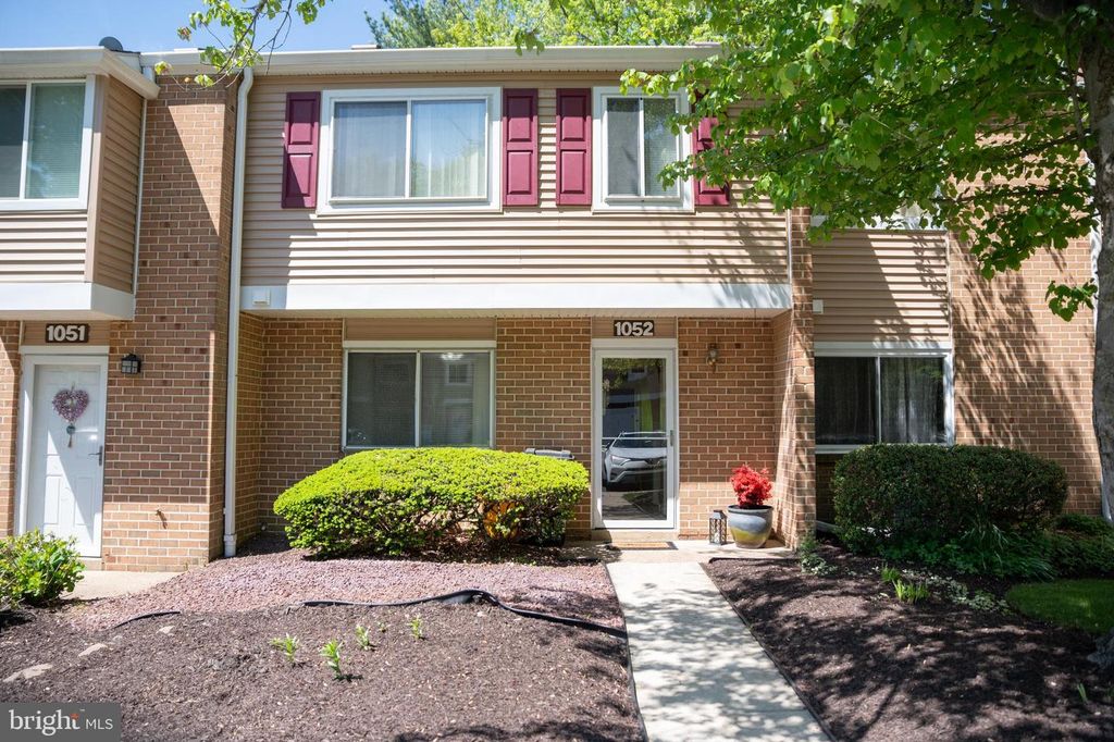1052 PENDLETON CT, Voorhees, NJ 08043