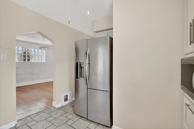 2726 S 60th Court, Cicero, IL 60804