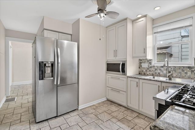 2726 S 60th Court, Cicero, IL 60804