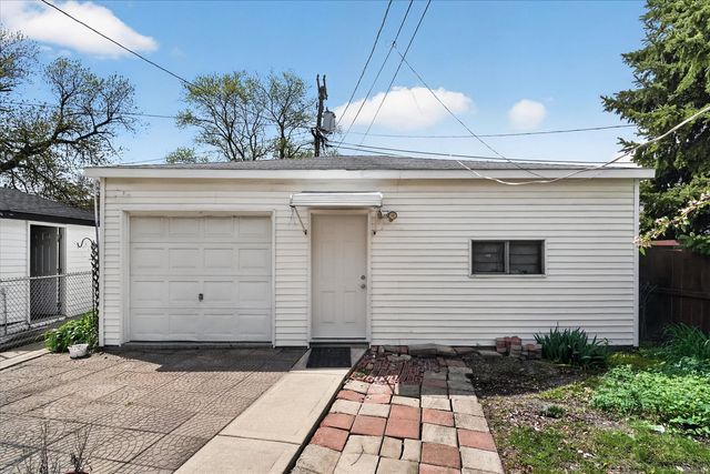 2726 S 60th Court, Cicero, IL 60804
