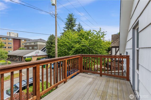 709 NE 43rd Street, Seattle, WA 98105