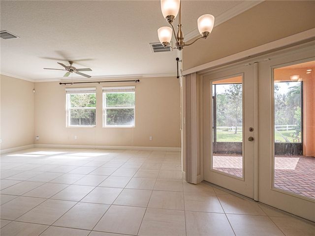 2576 Saint Lucia Circle, Vero Beach, FL 32967