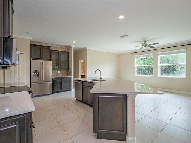 2576 Saint Lucia Circle, Vero Beach, FL 32967