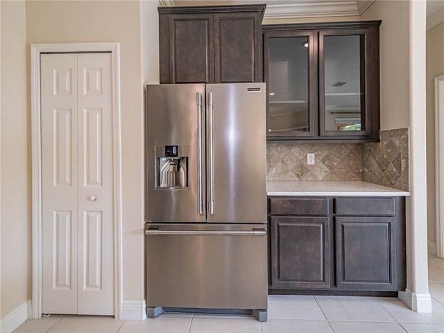 2576 Saint Lucia Circle, Vero Beach, FL 32967