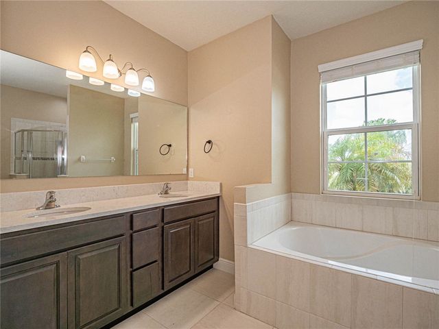 2576 Saint Lucia Circle, Vero Beach, FL 32967