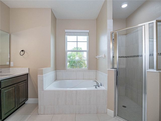 2576 Saint Lucia Circle, Vero Beach, FL 32967