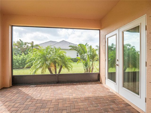 2576 Saint Lucia Circle, Vero Beach, FL 32967