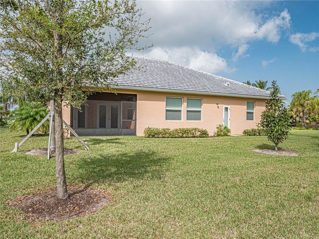 2576 Saint Lucia Circle, Vero Beach, FL 32967