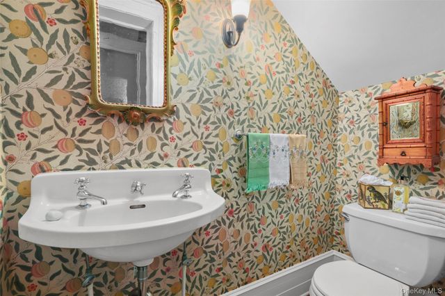 328 McLain Street, Bedford Hills, NY 10507