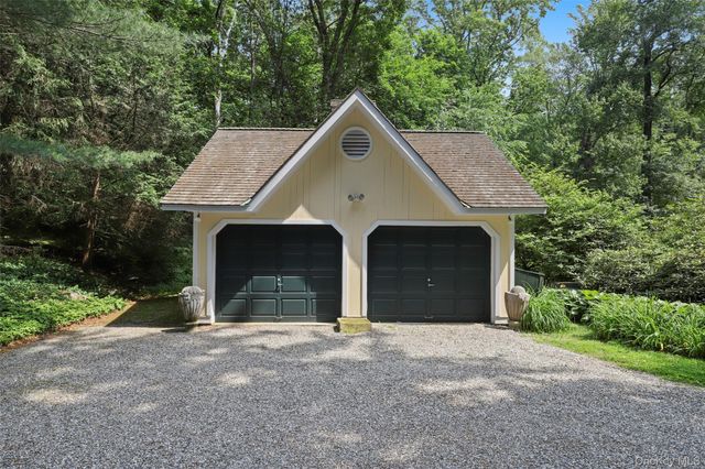328 McLain Street, Bedford Hills, NY 10507