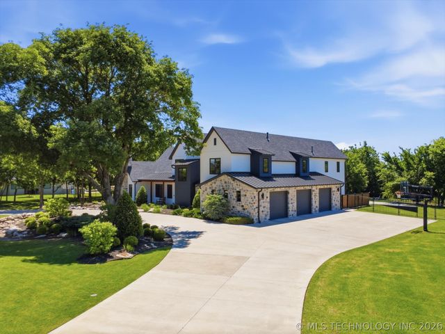 17120 E Sunset Ridge, Owasso, OK 74055
