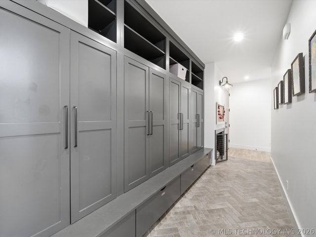 17120 E Sunset Ridge, Owasso, OK 74055