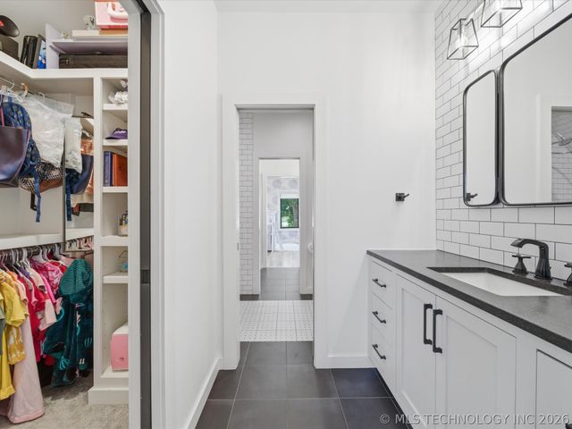 17120 E Sunset Ridge, Owasso, OK 74055