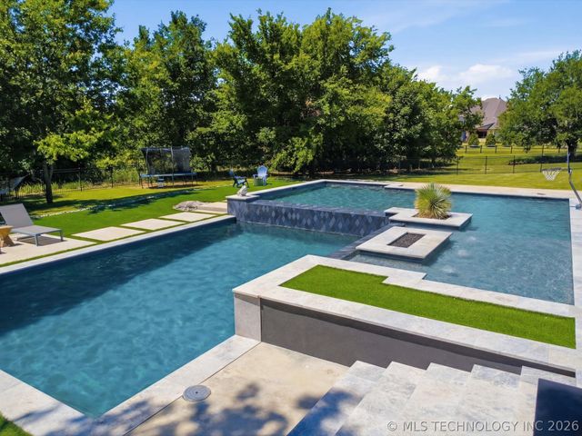 17120 E Sunset Ridge, Owasso, OK 74055