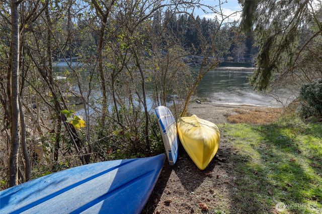 9190 Fox Cove Lane NE, Bainbridge Island, WA 98110