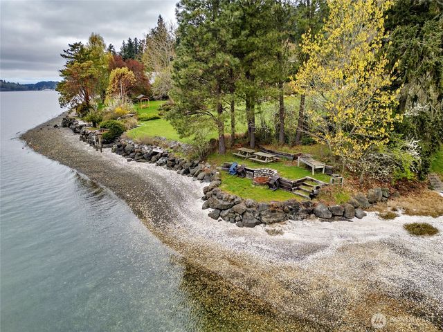 9190 Fox Cove Lane NE, Bainbridge Island, WA 98110