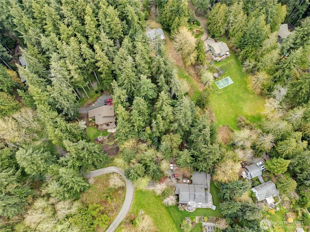 9190 Fox Cove Lane NE, Bainbridge Island, WA 98110