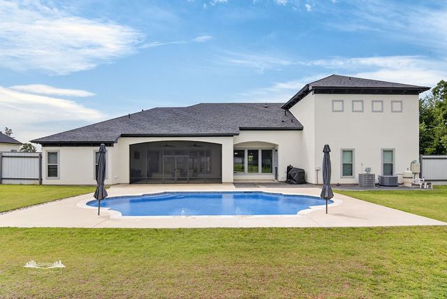 5768 Cross Lake Point Drive, Shreveport, LA 71107