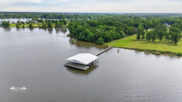 5768 Cross Lake Point Drive, Shreveport, LA 71107