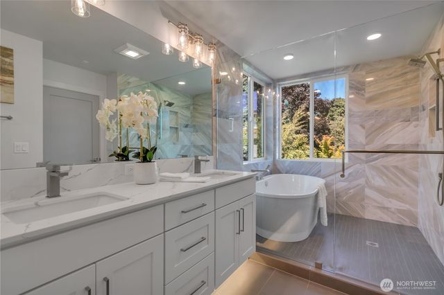 4019 4th Avenue NE, Seattle, WA 98105