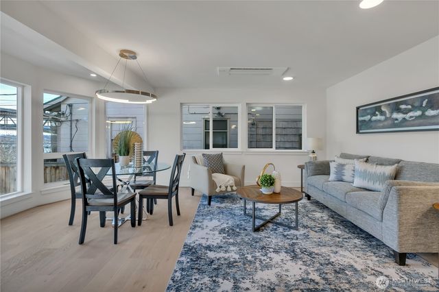 4019 4th Avenue NE, Seattle, WA 98105