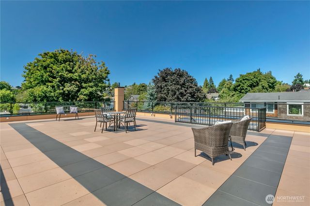 4019 4th Avenue NE, Seattle, WA 98105