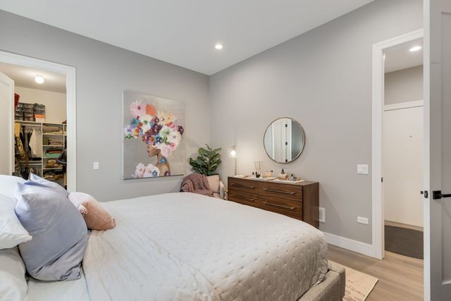2423 W FULLERTON Avenue 3A, Chicago, IL 60647