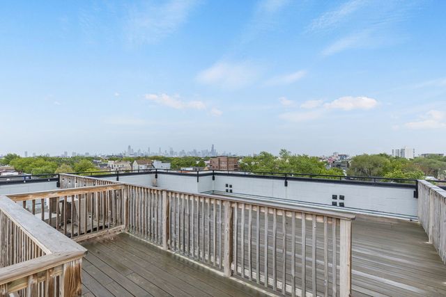 2423 W FULLERTON Avenue 3A, Chicago, IL 60647