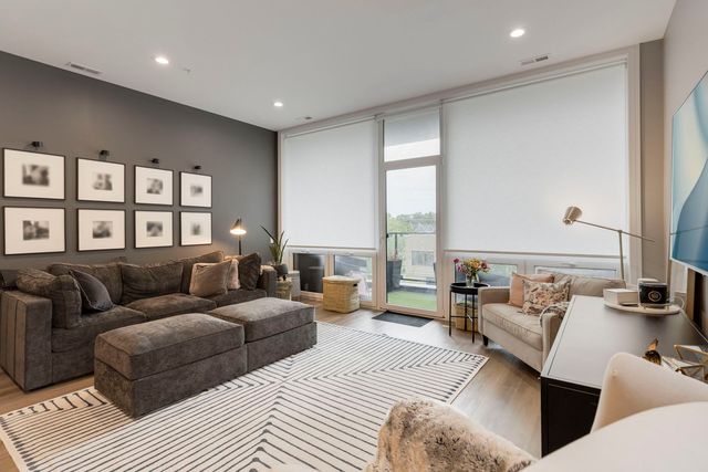 2423 W FULLERTON Avenue 3A, Chicago, IL 60647