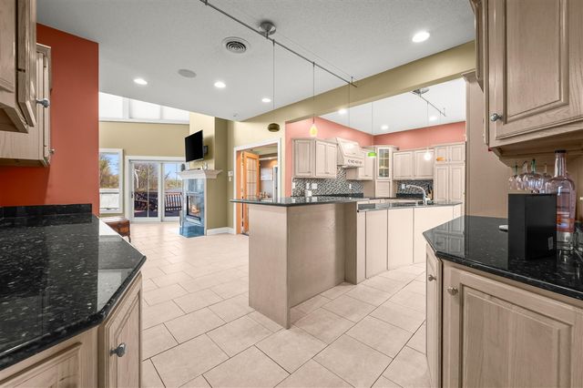 2349 Riverside Pointe Drive, Saint Joseph, MI 49085