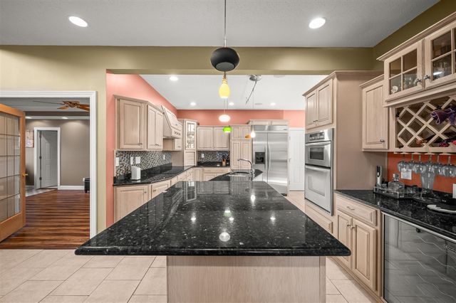 2349 Riverside Pointe Drive, Saint Joseph, MI 49085