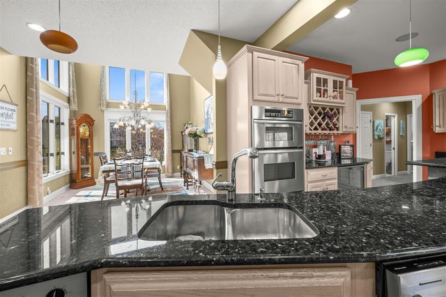 2349 Riverside Pointe Drive, Saint Joseph, MI 49085