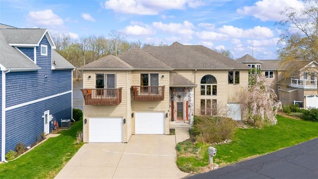 2349 Riverside Pointe Drive, Saint Joseph, MI 49085