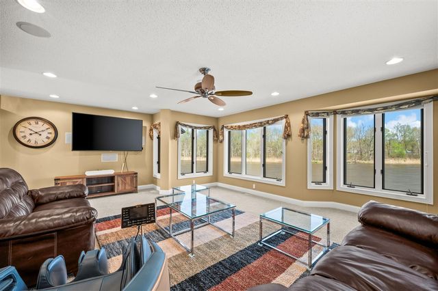 2349 Riverside Pointe Drive, Saint Joseph, MI 49085