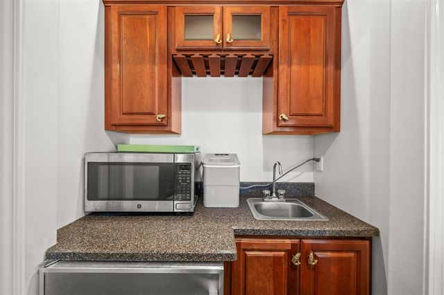 2349 Riverside Pointe Drive, Saint Joseph, MI 49085
