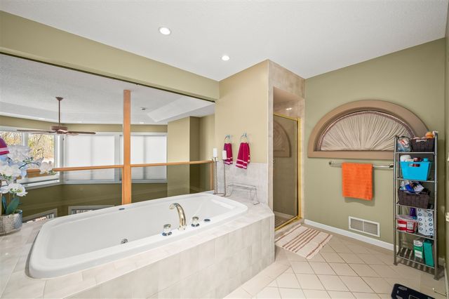 2349 Riverside Pointe Drive, Saint Joseph, MI 49085