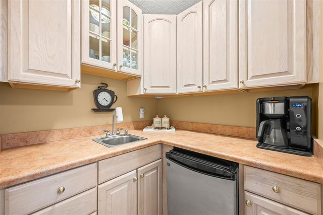 2349 Riverside Pointe Drive, Saint Joseph, MI 49085