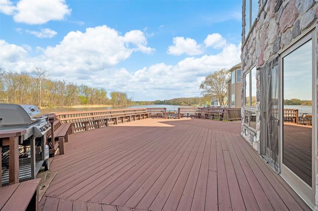 2349 Riverside Pointe Drive, Saint Joseph, MI 49085