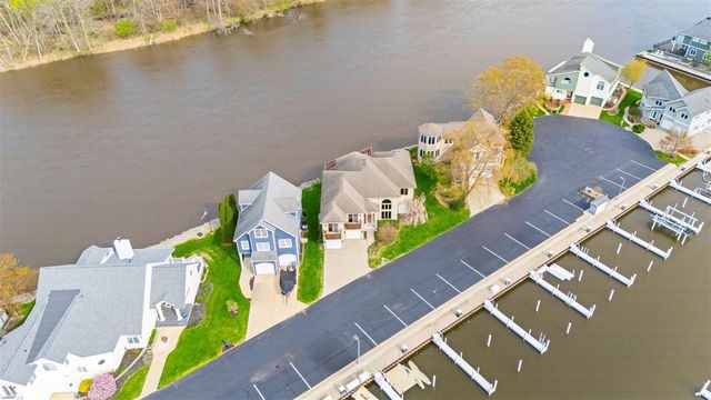 2349 Riverside Pointe Drive, Saint Joseph, MI 49085
