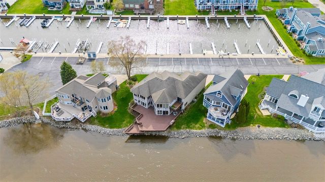 2349 Riverside Pointe Drive, Saint Joseph, MI 49085