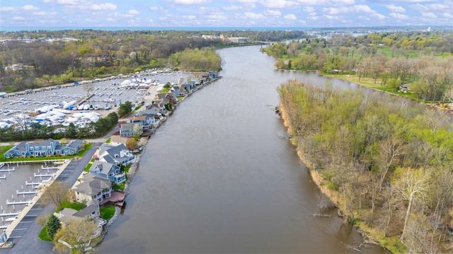 2349 Riverside Pointe Drive, Saint Joseph, MI 49085