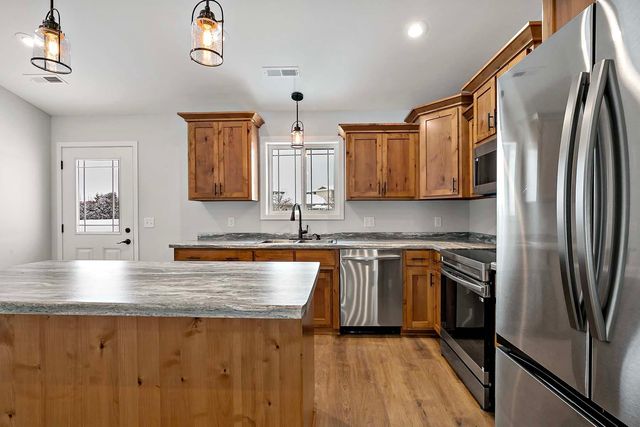 425 4th Avenue SE, Saint Joseph, MN 56374