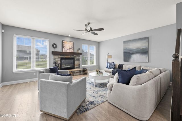 9599 Newbury Lane, Whitehouse, OH 43571
